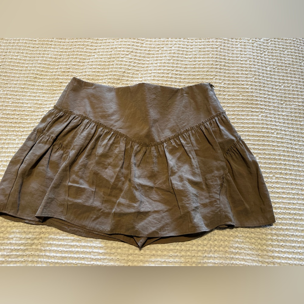 Zara mini skirt. Size M, new with tags